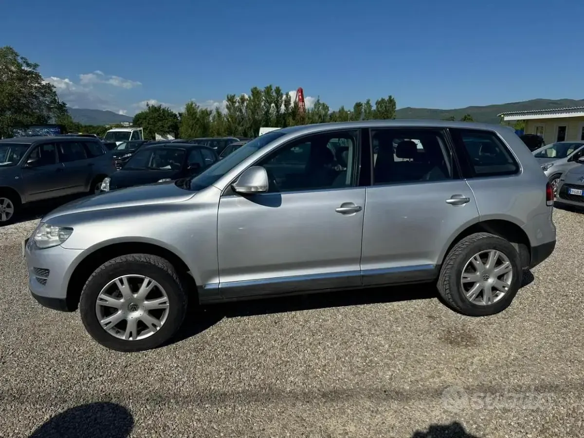 Usata VW Touareg Exclusive 174 CV (127 kW) 2007 Grigio SUV