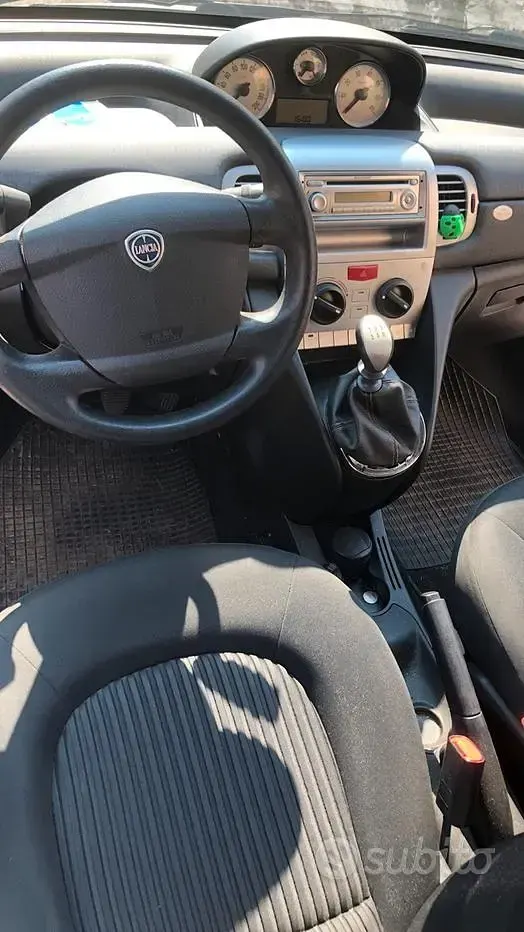 Usata Lancia Ypsilon 77 CV (56 kW) 2009 Grigio Utilitaria