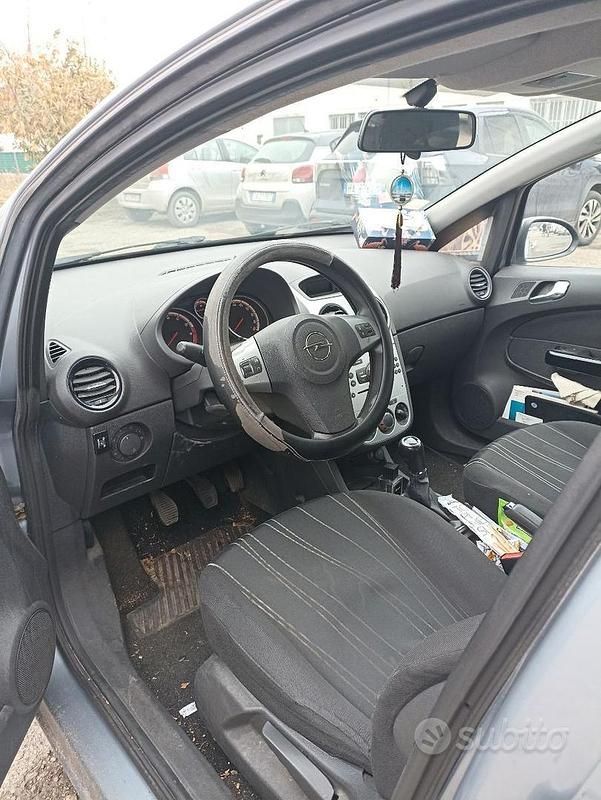 Usata Opel Corsa 85 CV (62 kW) 2010 Grigio Utilitaria