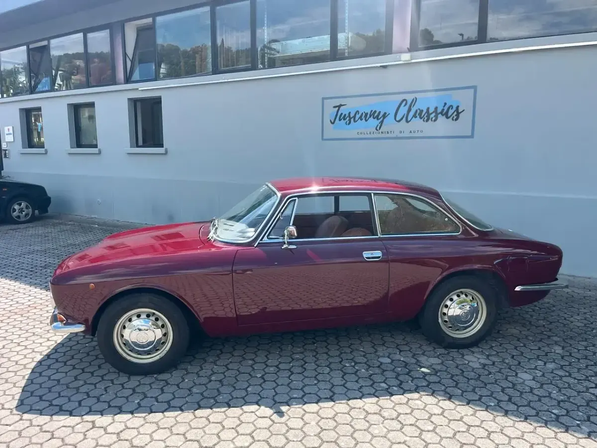 Usata Alfa Romeo GT Junior 88 CV (64 kW) 1972 Rosso Coupé