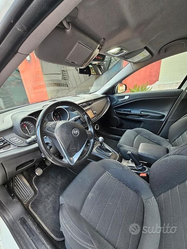 Usata Alfa Romeo Giulietta 120 CV (88 kW) 2017 Bianco Utilitaria