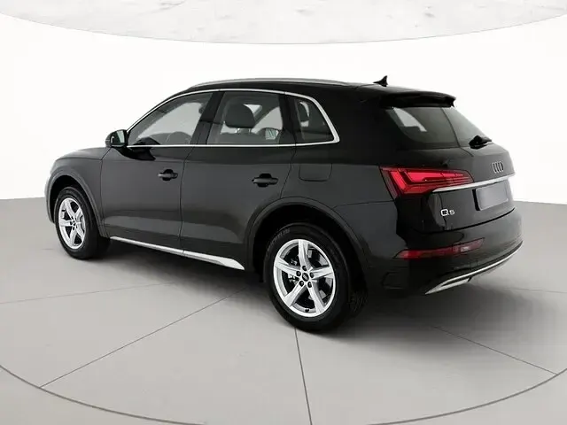 Usata Audi Q5 Advanced 299 CV (219 kW) 2022 Nero brillante SUV