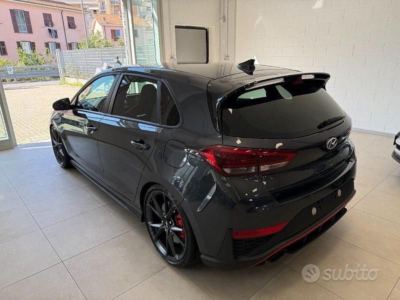 Usata Hyundai i30 N Performance 280 CV (205 kW) 2024 Grigio scuro Berlina