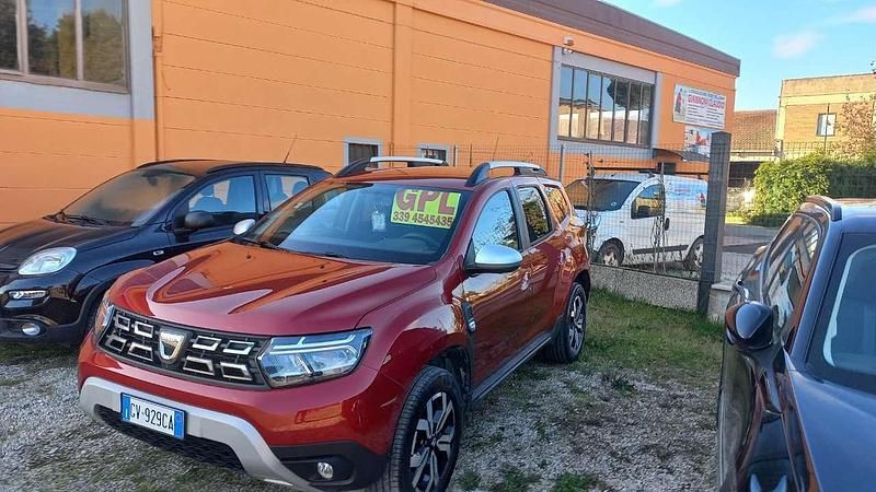 Usata Dacia Duster Prestige 101 CV (74 kW) 2022 Rosso SUV