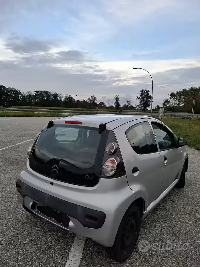 Begagnad Citroën C1 68 HK (50 kW) 2008 Grå Halvkombi