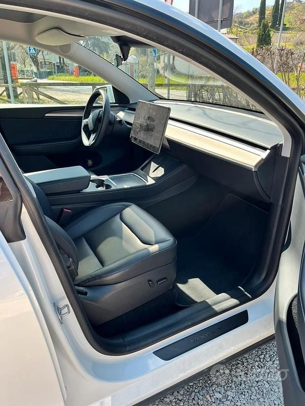 Usata Tesla Model Y 378 kW (514 CV) 2023 Bianco SUV