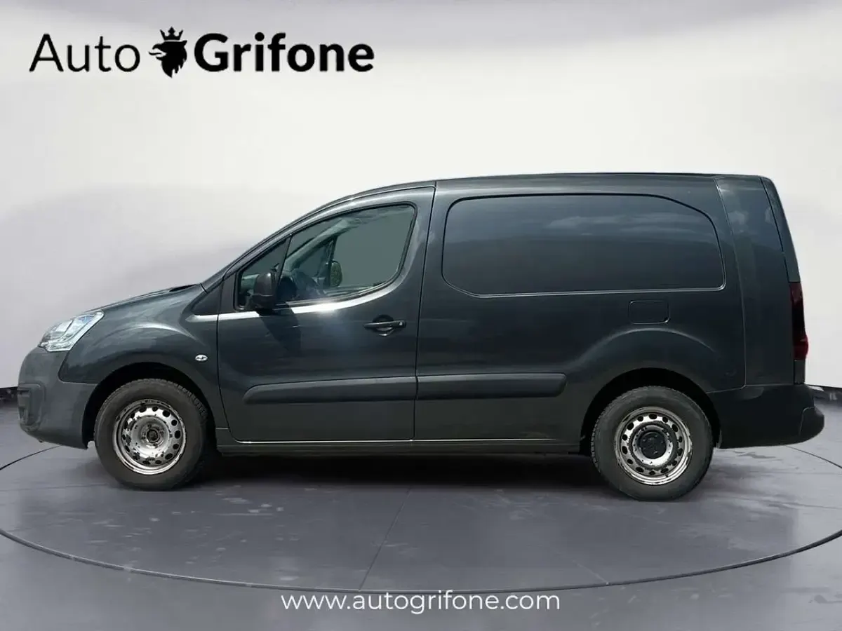 Usata Peugeot TePee Active 75 CV (55 kW) 2016 Nero Furgone