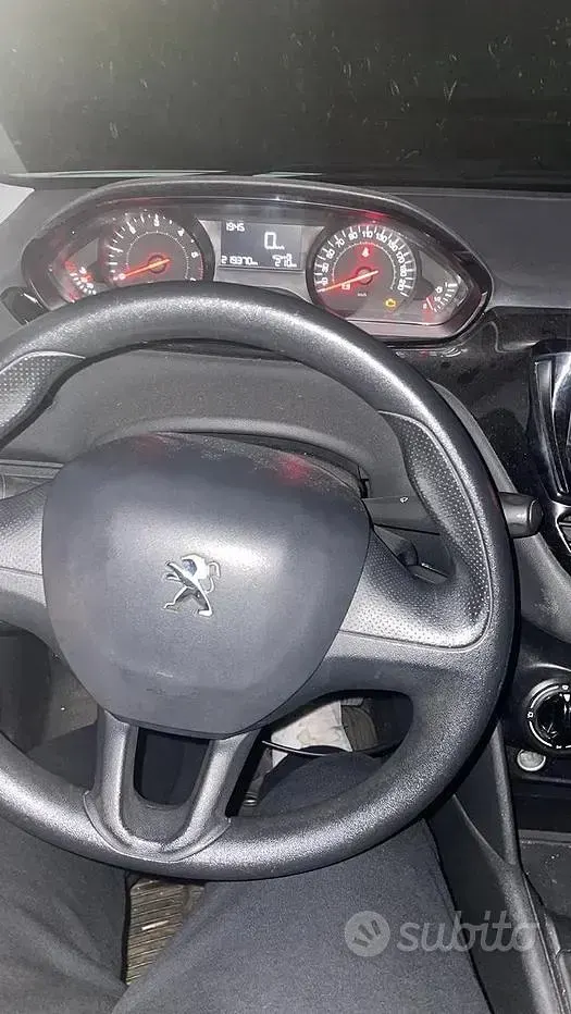 Usata Peugeot 208 68 CV (50 kW) 2013 Bianco Utilitaria