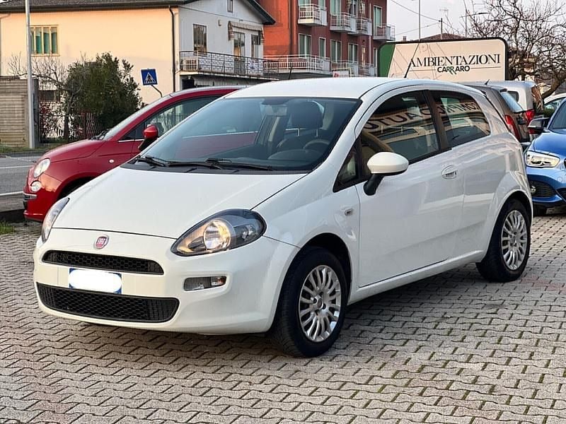 Usata Fiat Punto 77 CV (56 kW) 2013 Bianco Utilitaria
