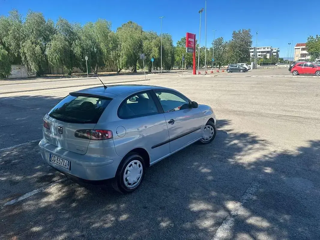 Usata Seat Ibiza Reference 75 CV (55 kW) 2004 Bluazzurro Utilitaria