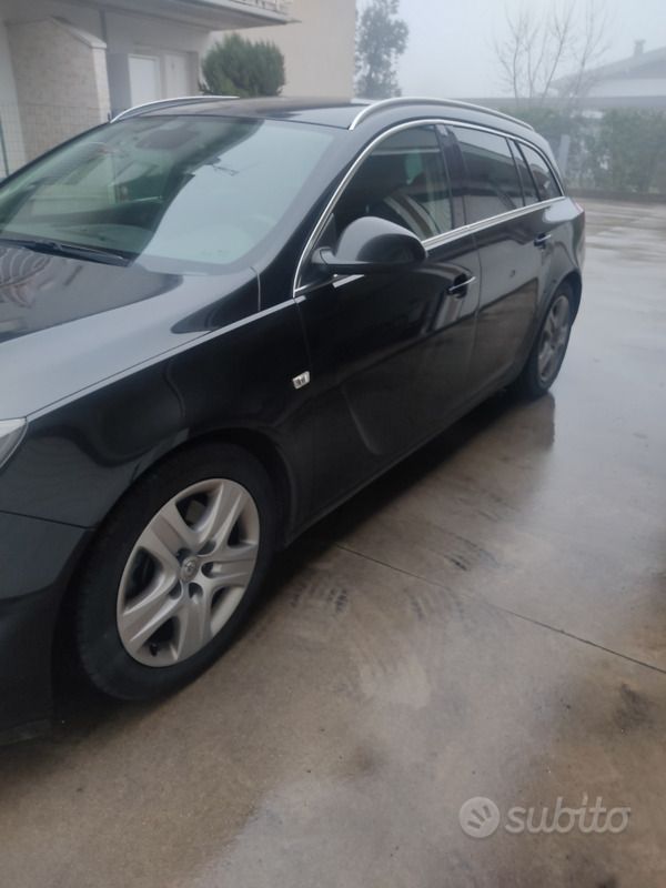 Usata Opel Insignia Cosmo 163 CV (119 kW) 2014 Nero Station wagon