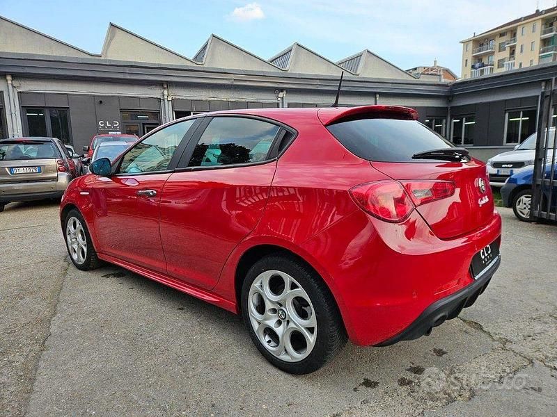 Usata Alfa Romeo Giulietta 120 CV (88 kW) 2015 Rosso Utilitaria