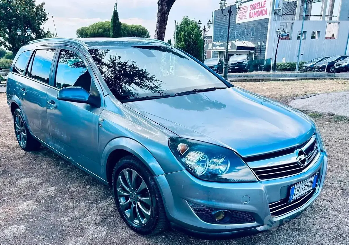 Usata Opel Astra S 110 CV (80 kW) 2010 Grigio Station wagon