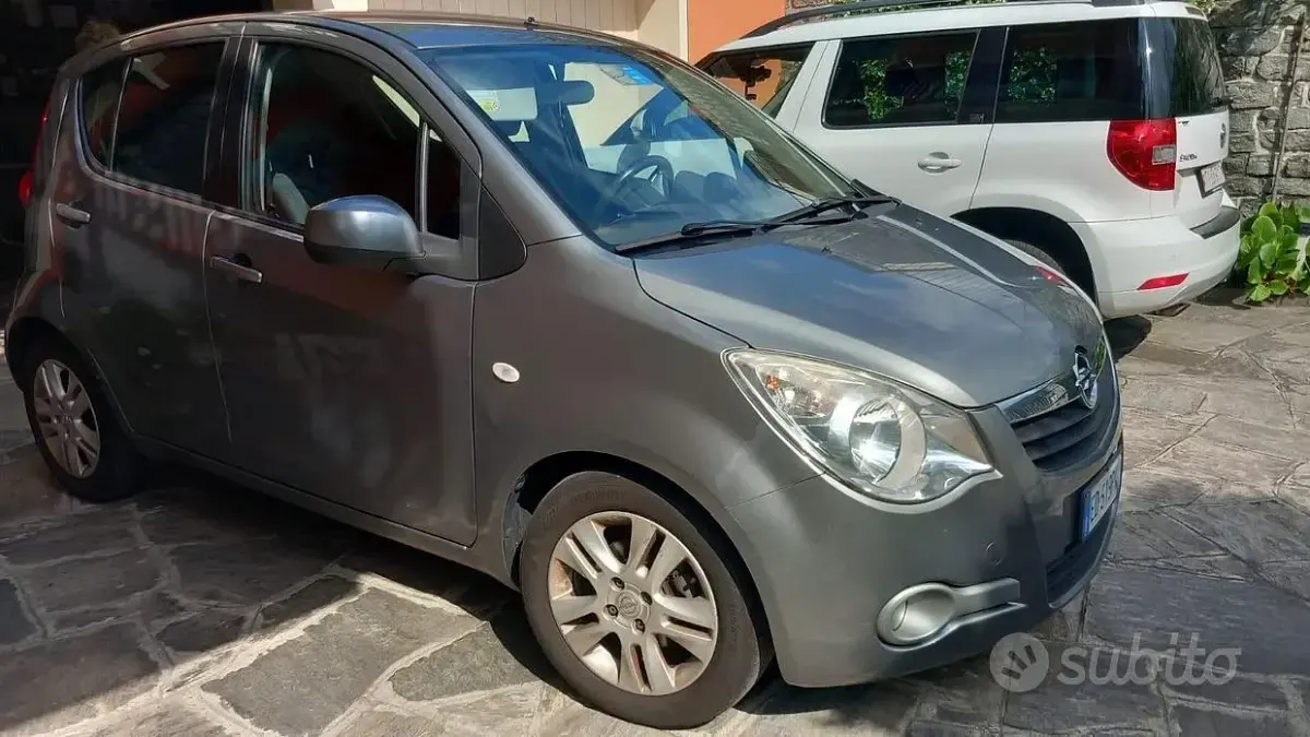 Usata Opel Agila 94 CV (69 kW) 2011 Marrone Utilitaria