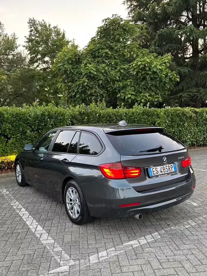Usata BMW 318 143 CV (105 kW) 2013 Nero Station wagon