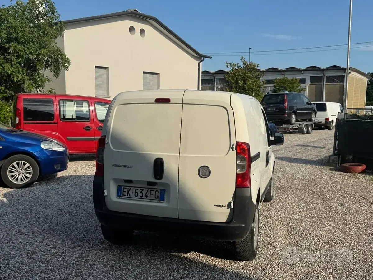 Usata Fiat Fiorino 75 CV (55 kW) 2011 Bianco Monovolume