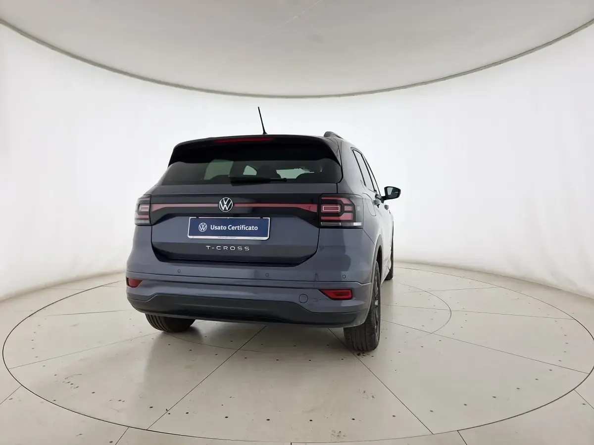 Usata VW T-Cross Sportline 95 CV (69 kW) 2023 Smoky grey metallizzato SUV