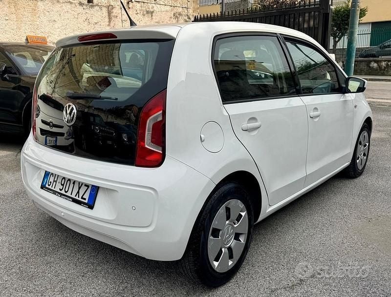 Begagnad VW up! Move 60 HK (44 kW) 2012 Vit Halvkombi