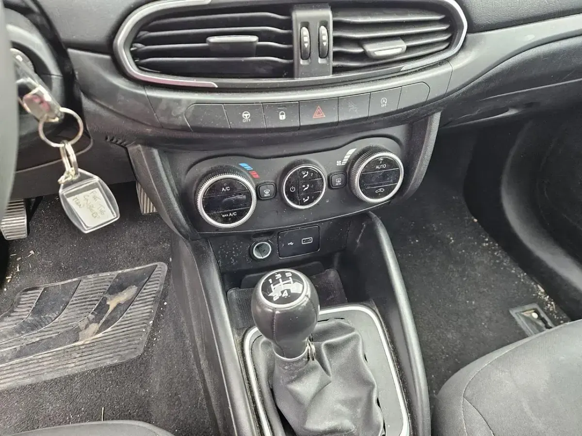 Usata Fiat Tipo 100 CV (73 kW) 2023 Nero Station wagon