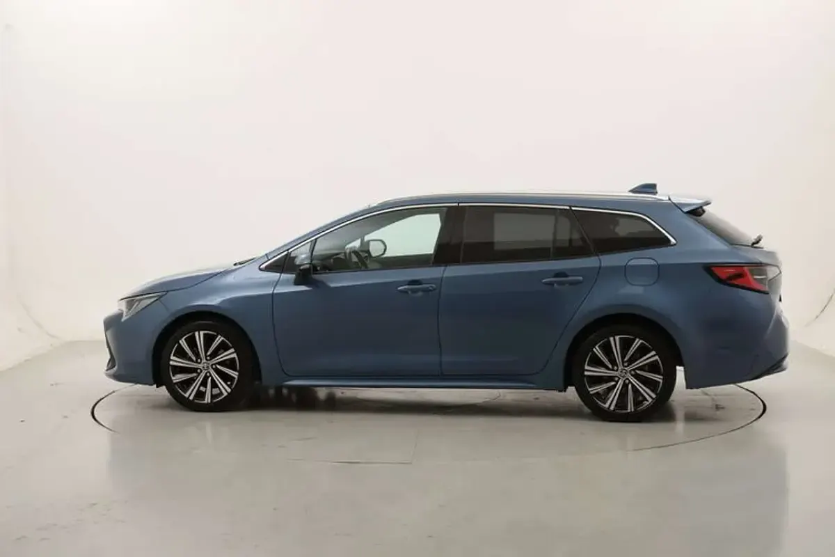 Usata Toyota Corolla Style 122 CV (89 kW) 2022 Blu Station wagon