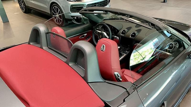 Usata Porsche 718 299 CV (219 kW) 2022 Grigio Cabrio