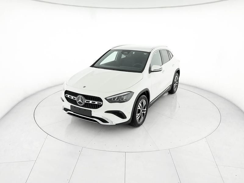 Bianco Nuova 2026 Mercedes GLA200 Progressive SUV | 43.200 € (Buon prezzo) - Immagine 1/4