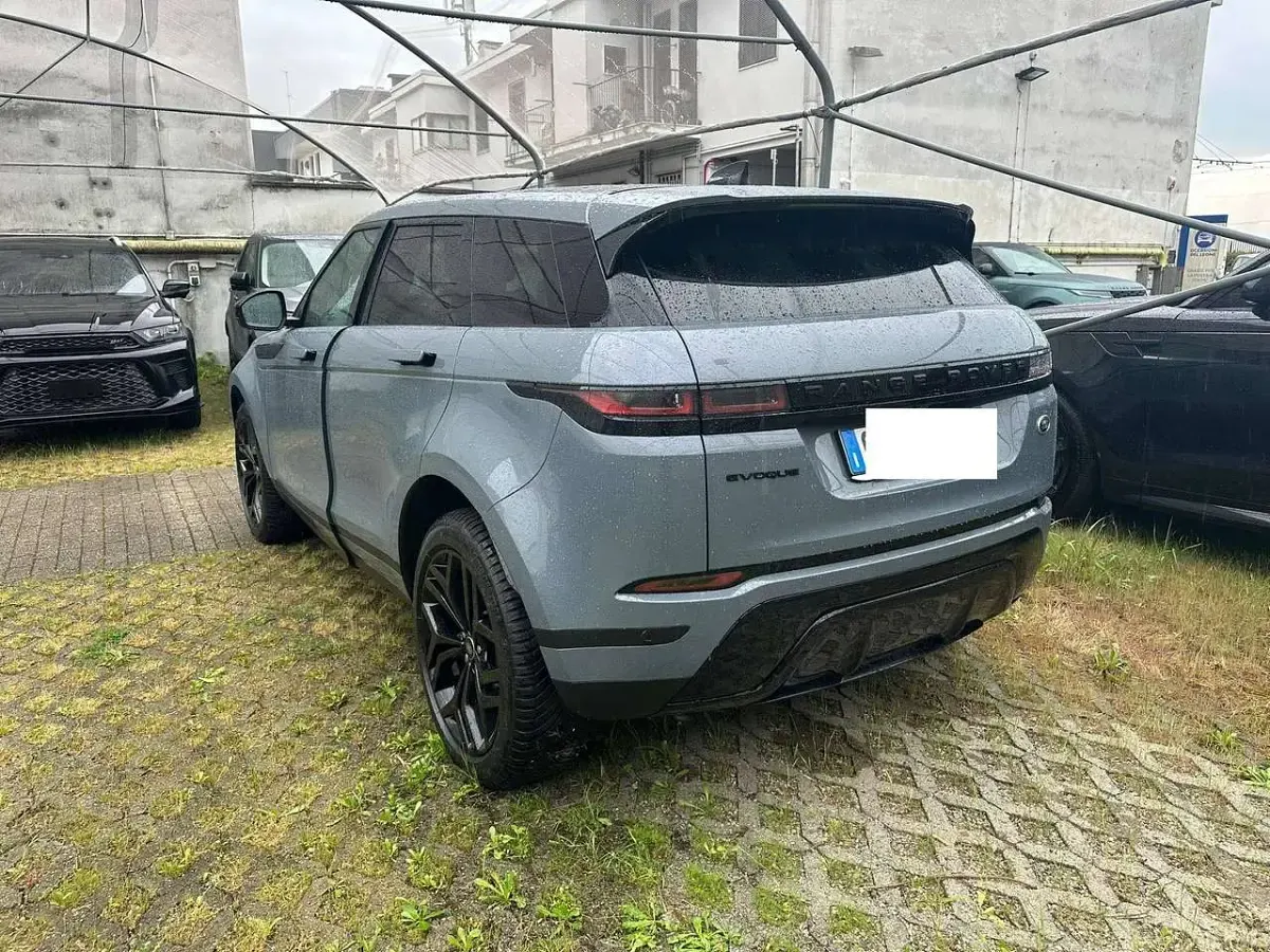Usata Land Rover Range Rover evoque SE Dynamic 163 CV (119 kW) 2022 Grigio metallizzato SUV