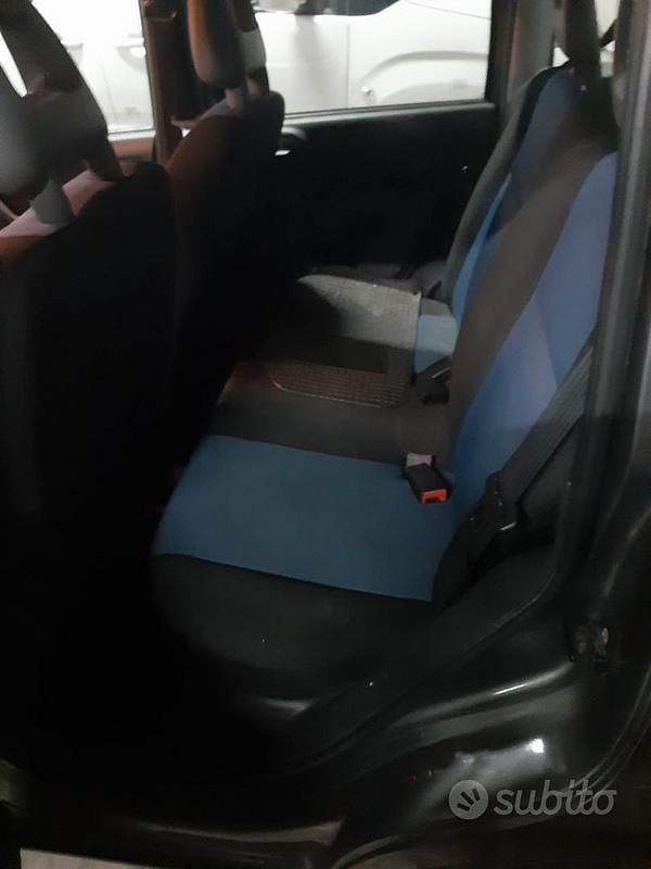 Usata Fiat Panda Emotion 75 CV (55 kW) 2011 Grigio Utilitaria