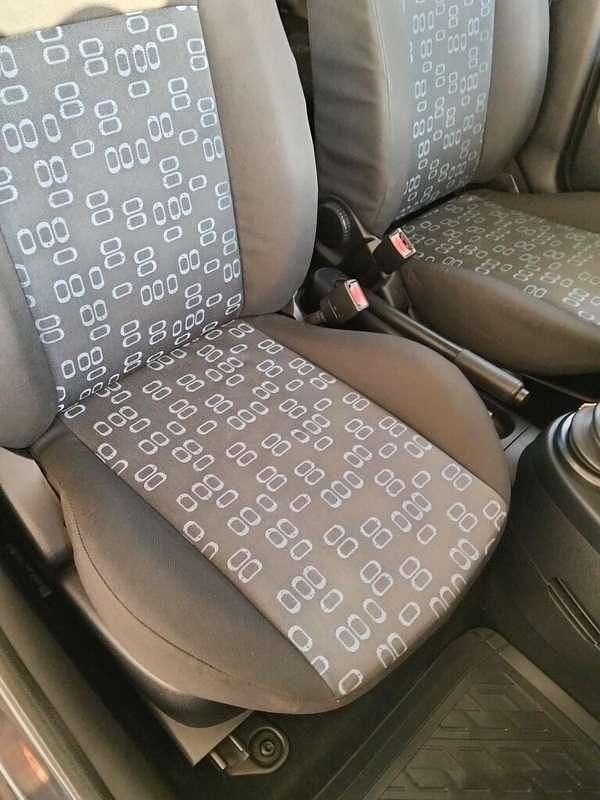 Usata Ford Fiesta Ghia 68 CV (50 kW) 2004 Utilitaria