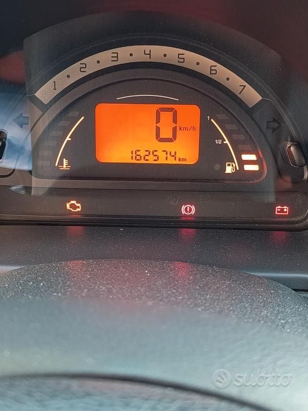 Usata Citroën C2 68 CV (50 kW) 2005 Nero Utilitaria