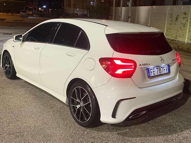 Usata Mercedes A180 Premium 109 CV (80 kW) 2016 Bianco Berlina
