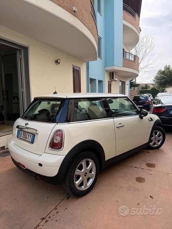 Usata Mini ONE 74 CV (54 kW) 2010 Beige Utilitaria