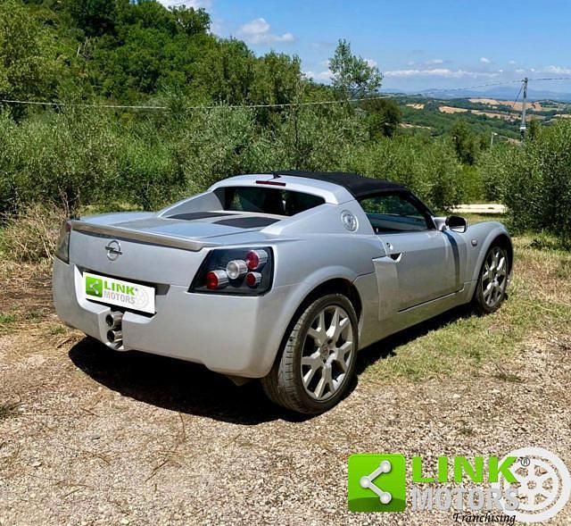 Usata Opel Speedster 200 CV (147 kW) 2003 Grigio Cabrio