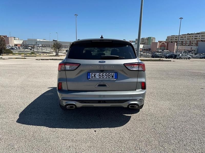 Usata Ford Kuga ST-Line X 120 CV (88 kW) 2022 Argento SUV