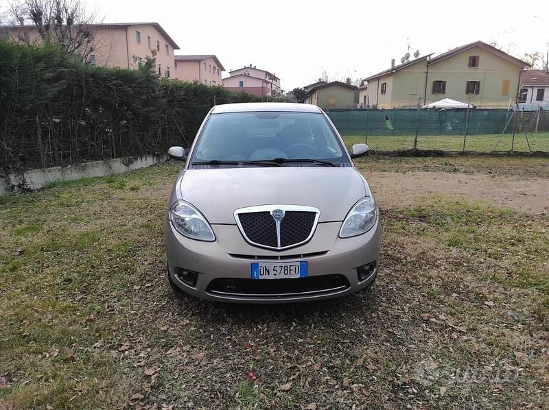 Beige Usata 2008 Lancia Ypsilon Due volumi | 2500 € (Buon prezzo) - Immagine 1/4