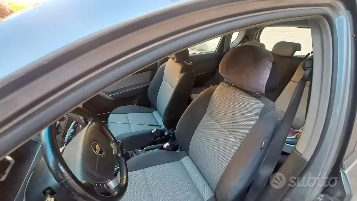 Usata Chevrolet Aveo 84 CV (61 kW) 2009 Grigio Berlina