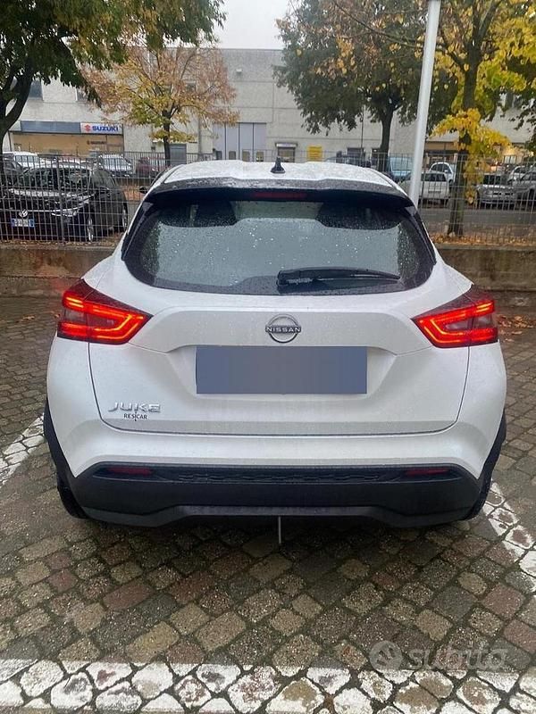 Używany Nissan Juke Acenta 114 KM (83 kW) 2024 Biały SUV
