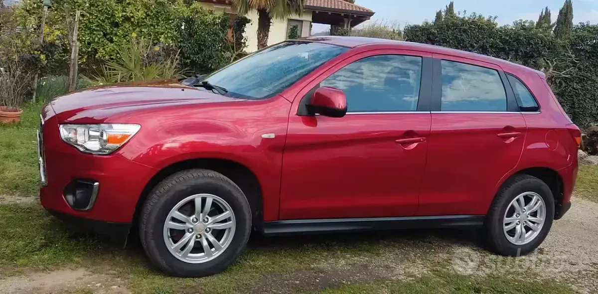 Usata Mitsubishi ASX Invite 117 CV (86 kW) 2015 Rosso SUV