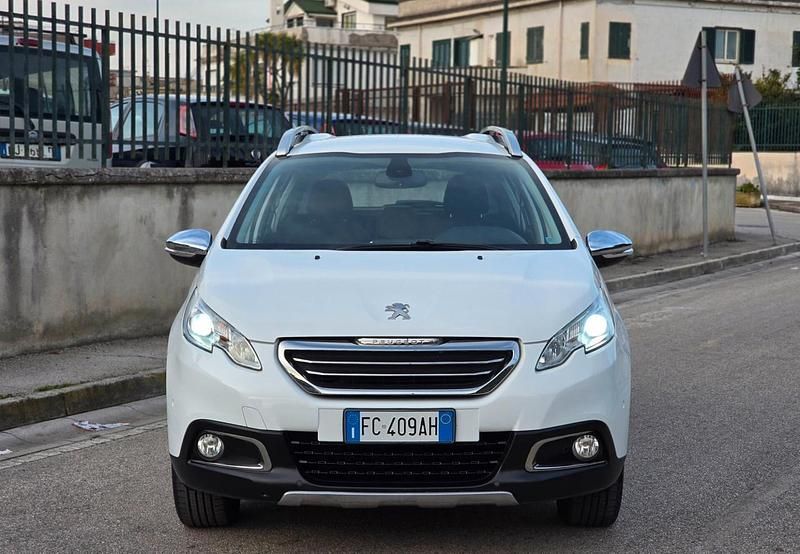 Usata Peugeot 2008 Allure 120 CV (88 kW) 2017 Bianco SUV