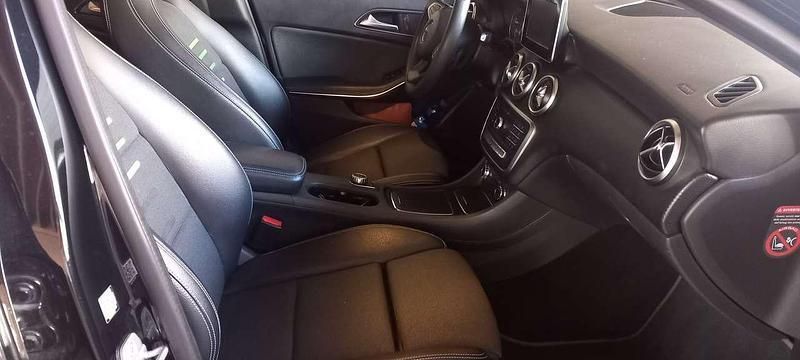 Usata Mercedes A160 102 CV (75 kW) 2017 Nero Berlina