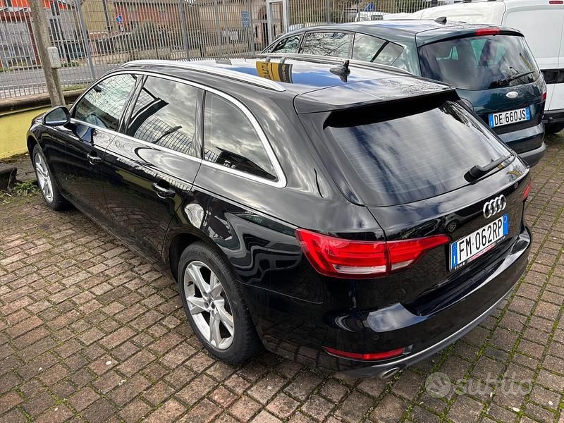 Usata Audi A4 122 CV (89 kW) 2018 Nero Station wagon