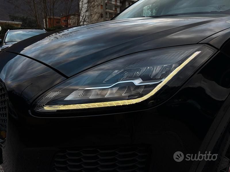 Usata Jaguar E-Pace R-Dynamic 150 CV (110 kW) 2018 Santorini black SUV