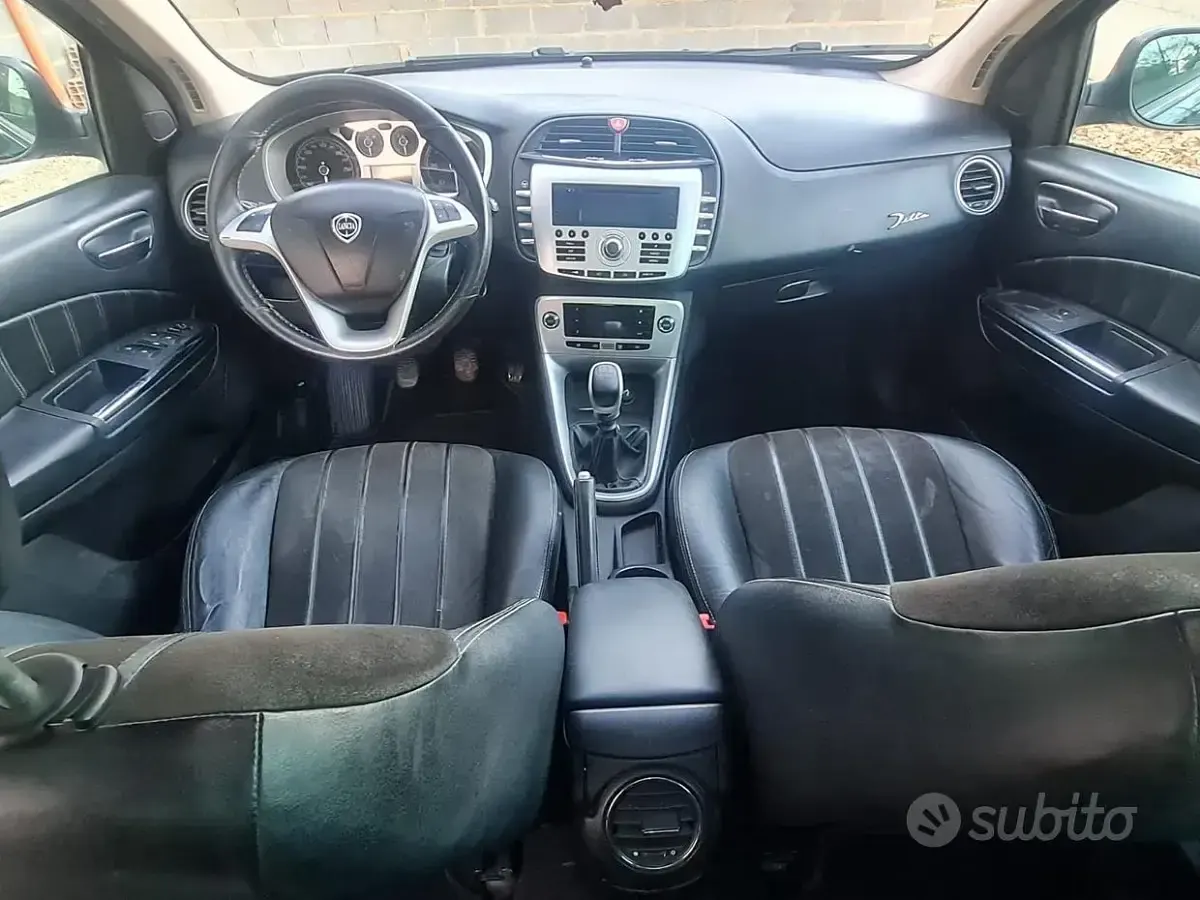 Usata Lancia Delta 165 CV (121 kW) 2008 Nero Utilitaria
