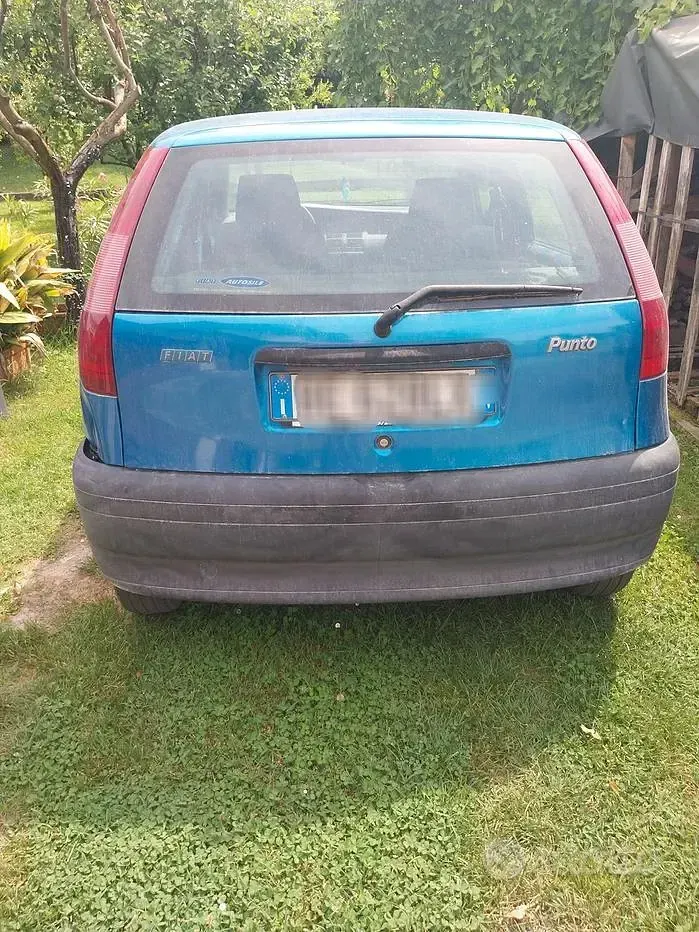 Usata Fiat Punto 105 CV (77 kW) 1999 Bluazzurro Utilitaria