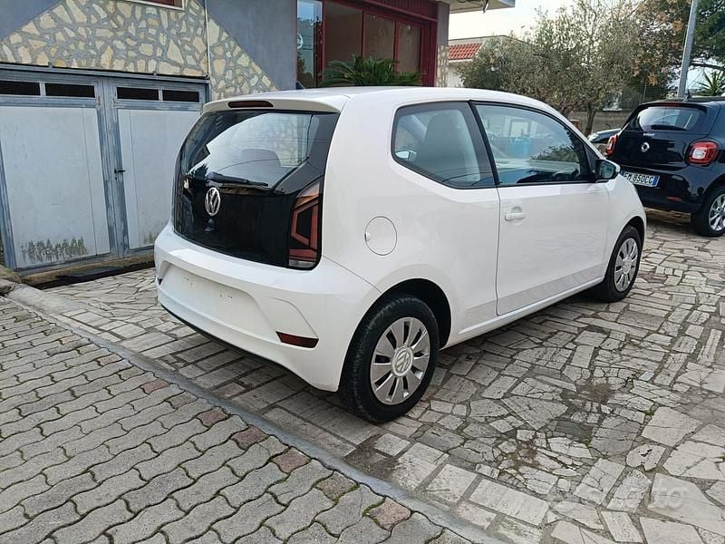 Usata VW up! 60 CV (44 kW) 2018 Bianco Utilitaria