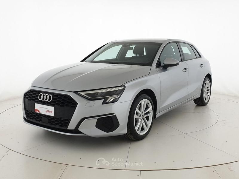 Usata Audi A3 Business 116 CV (85 kW) 2022 Argento fioretto metallizzato Berlina
