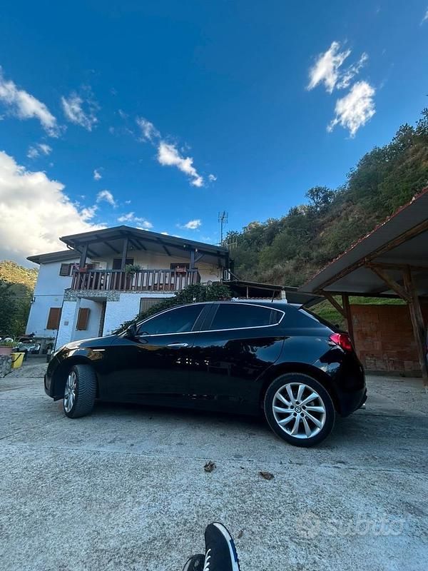 Usata Alfa Romeo Giulietta 120 CV (88 kW) 2015 Nero Utilitaria