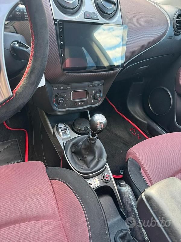 Usata Alfa Romeo MiTo 90 CV (66 kW) 2009 Rosso Utilitaria