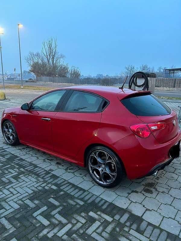 Usata Alfa Romeo Giulietta Sprint 150 CV (110 kW) 2016 Rosso Utilitaria