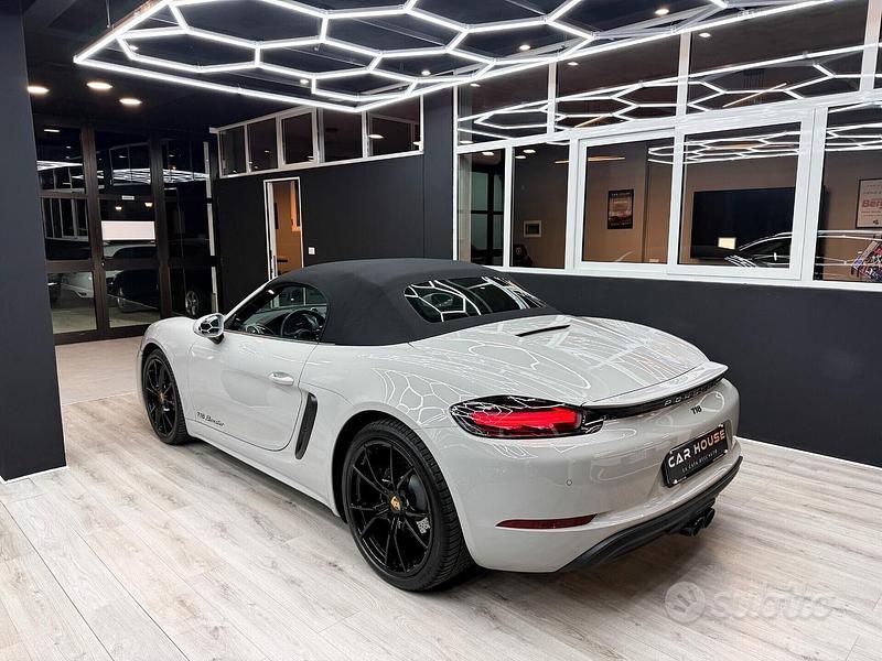 Usata Porsche Boxster Spyder 300 CV (220 kW) 2023 Grigio Cabrio